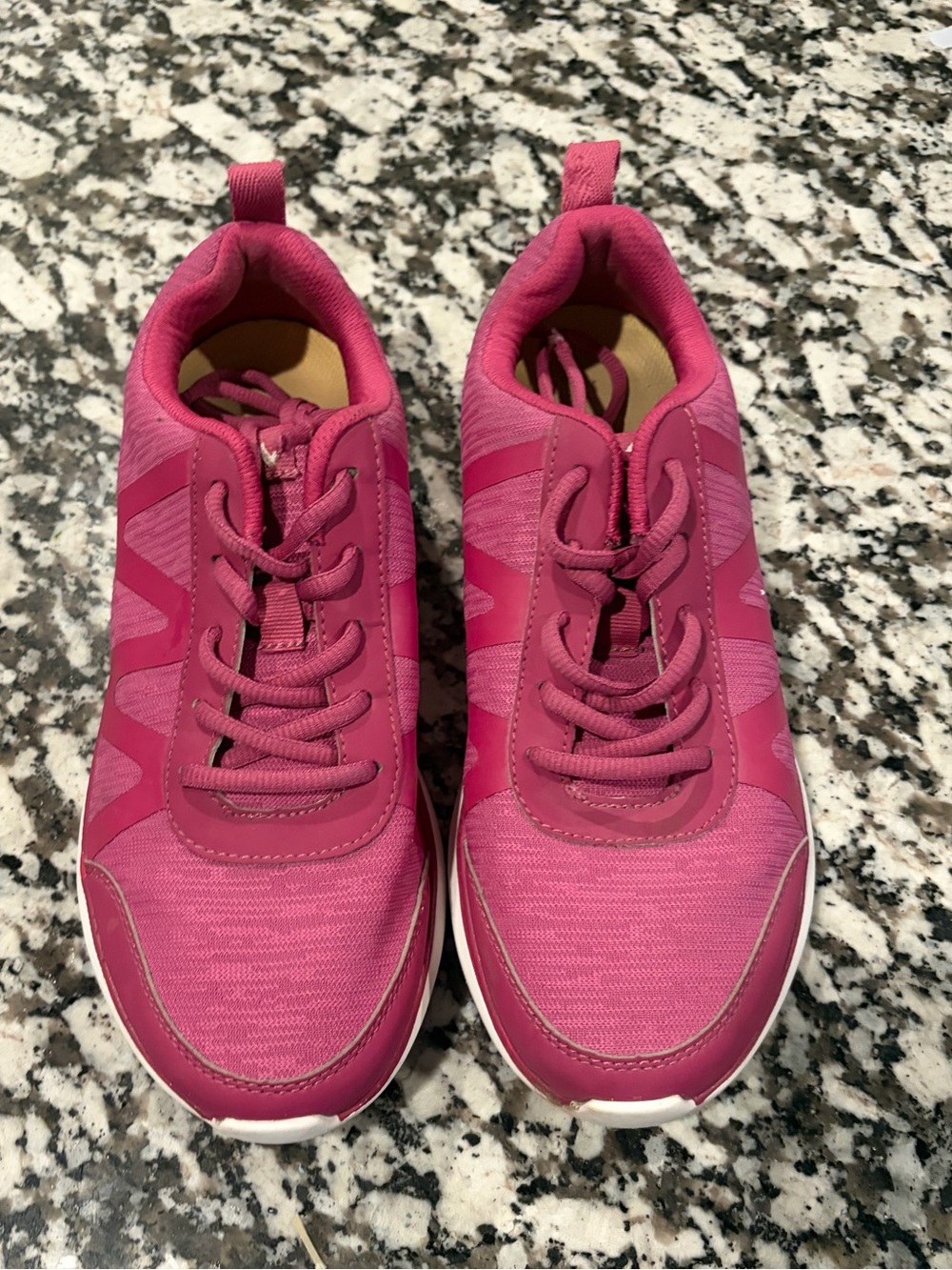 Vionic Kiara Pro slip resistant shoes